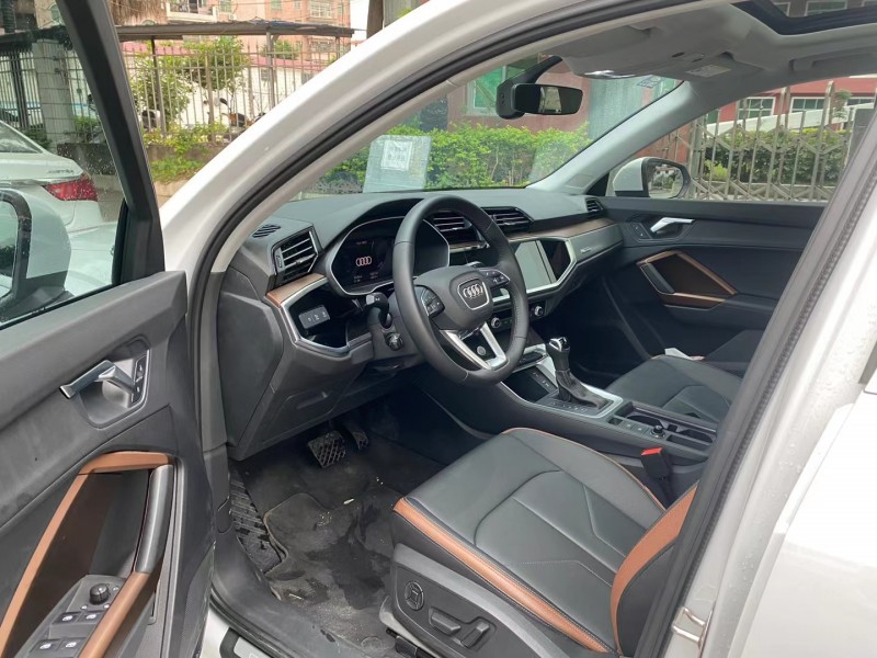 广州20年奥迪Q38