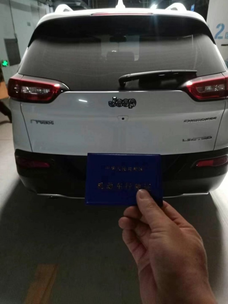 延安18年Jeep自由光7
