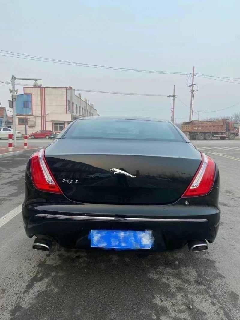 濟寧11年捷豹XJ9