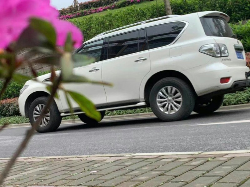 重慶19年日產途樂5