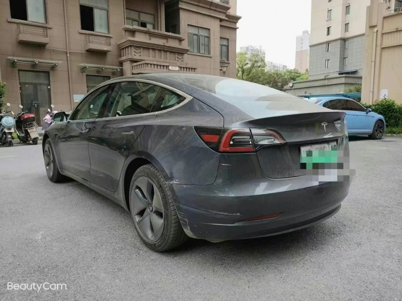 黃山20年特斯拉MODEL 37