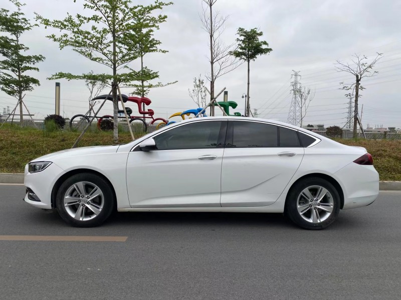 东莞19年别克君威4