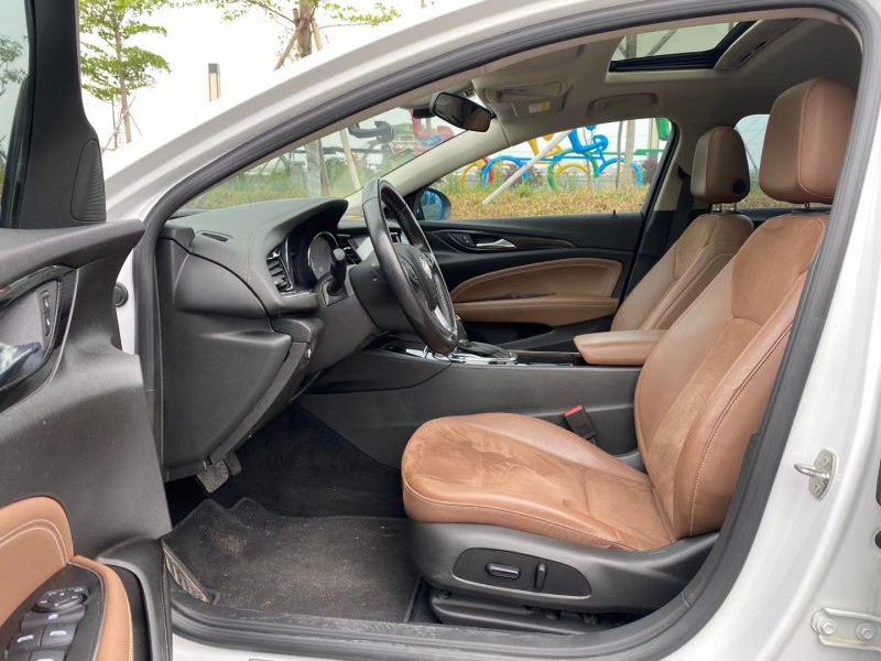 东莞19年别克君威8