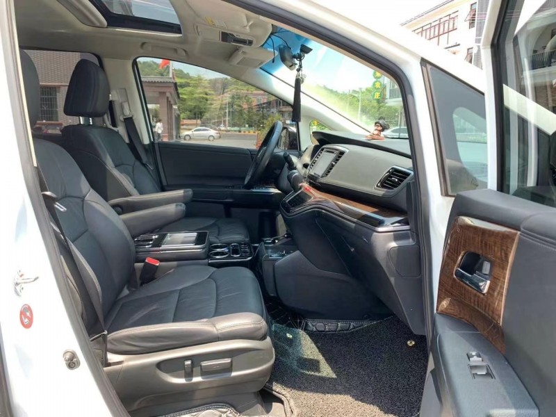 广州17年本田奥德赛2