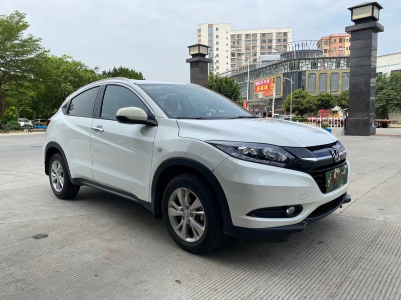东莞18年本田缤智2