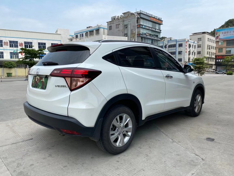 东莞18年本田缤智5