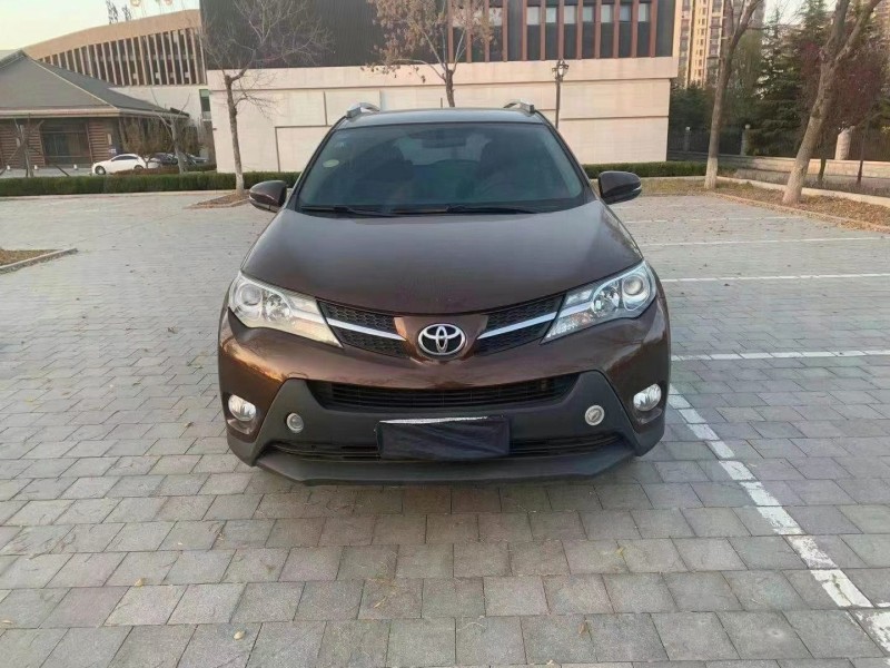 濟南14年豐田RAV4榮放1