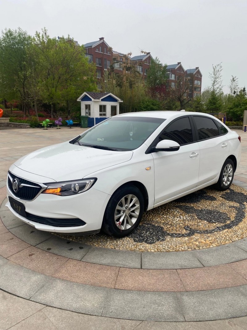 青岛19年别克英朗7