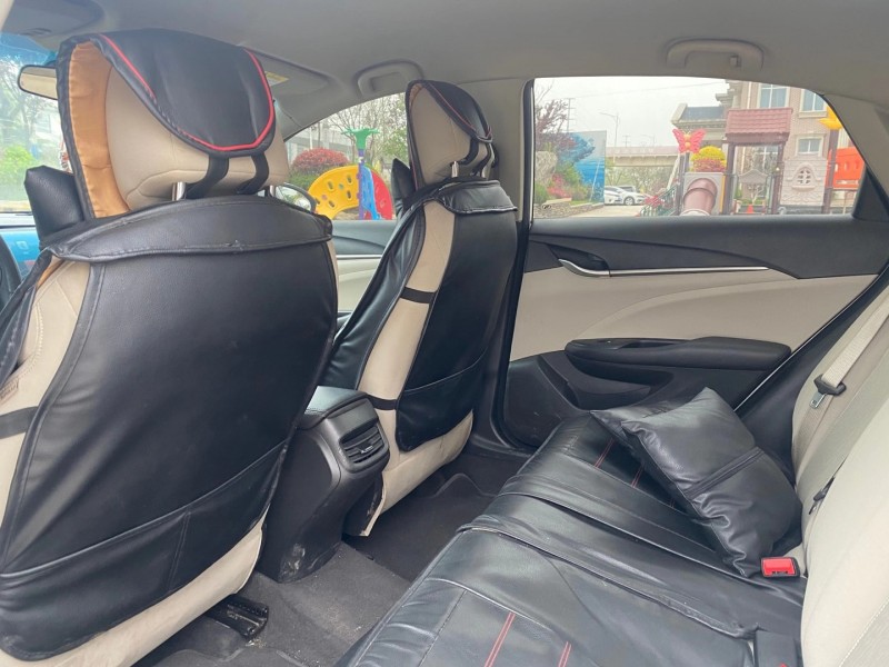 青岛19年别克英朗4