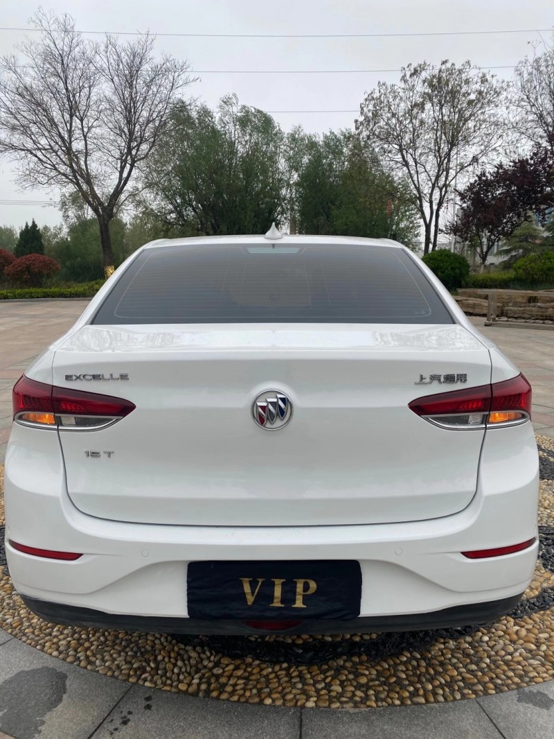 青岛19年别克英朗1