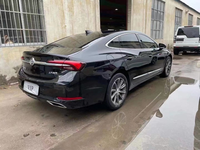 青岛20年别克君越9