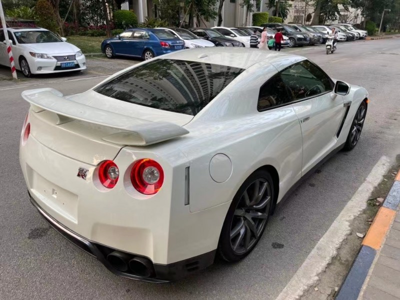 珠海15年日產GT-R5
