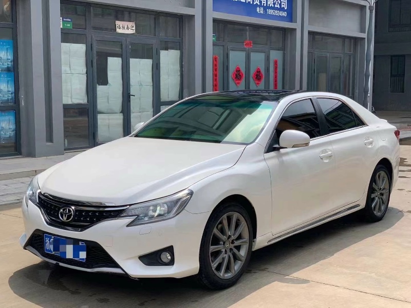 青岛14年丰田锐志6