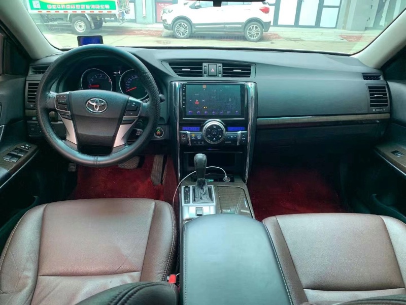 青岛14年丰田锐志2