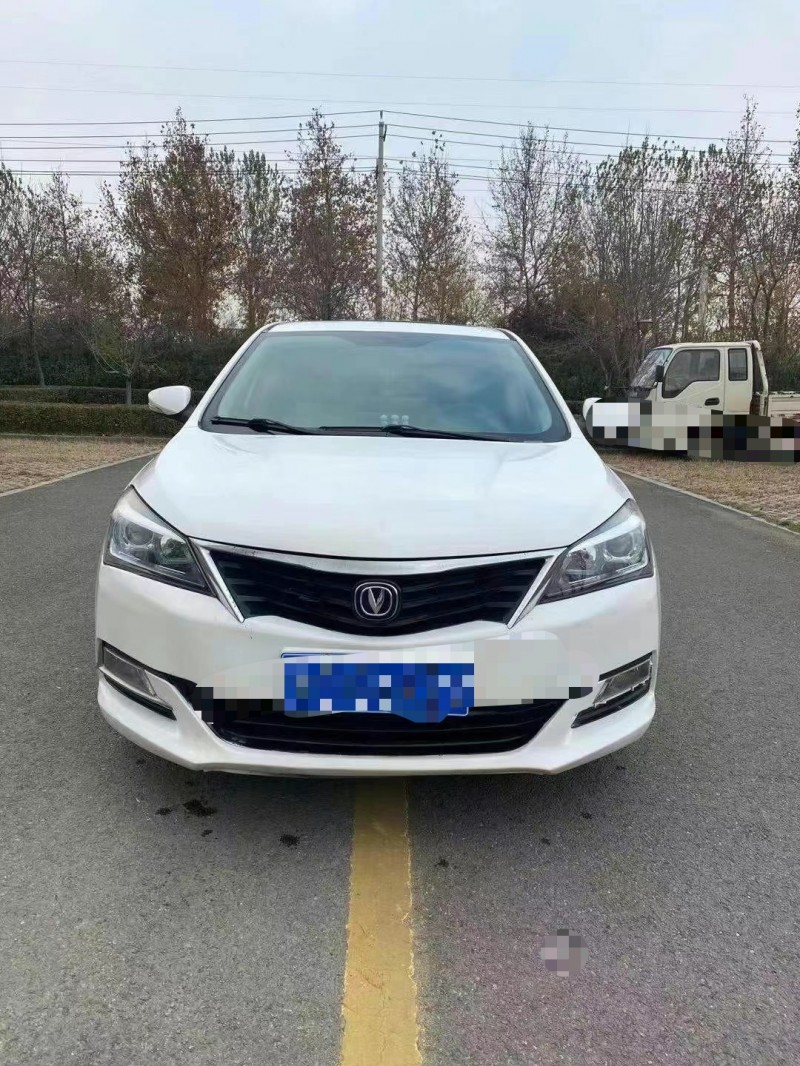 潍坊15年长安汽车悦翔V75