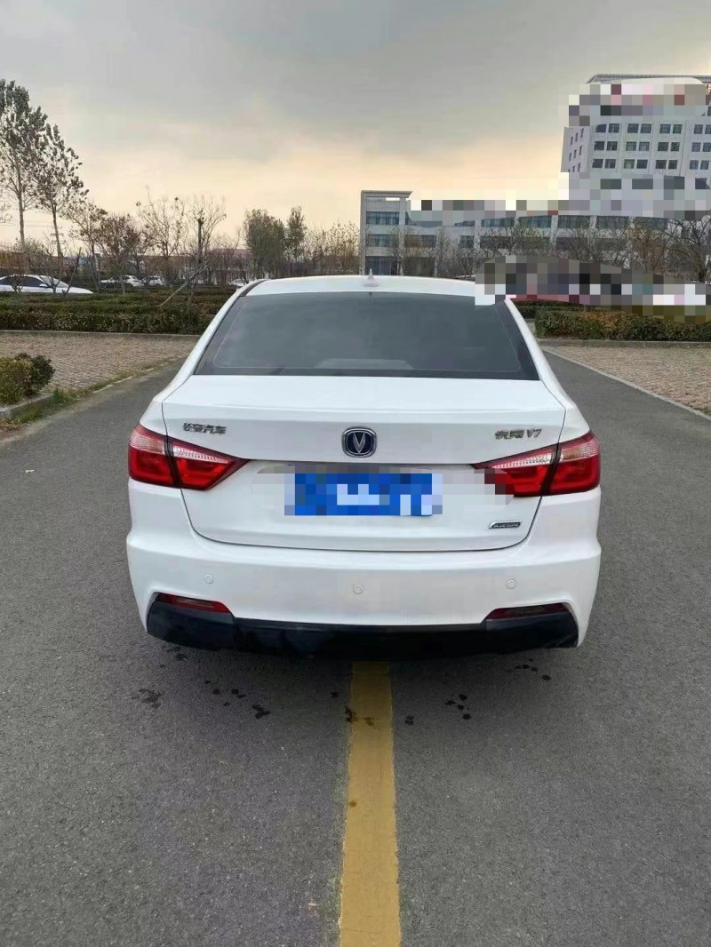 潍坊15年长安汽车悦翔V76