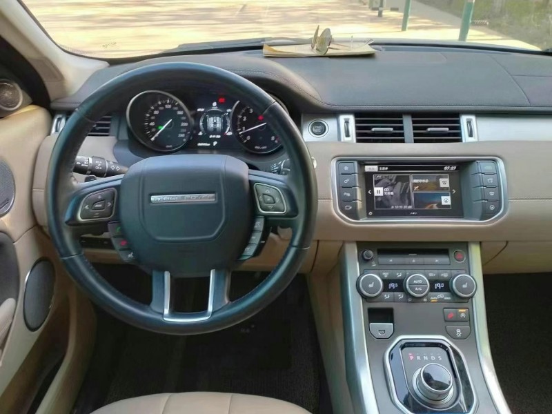 保定16年路虎极光7