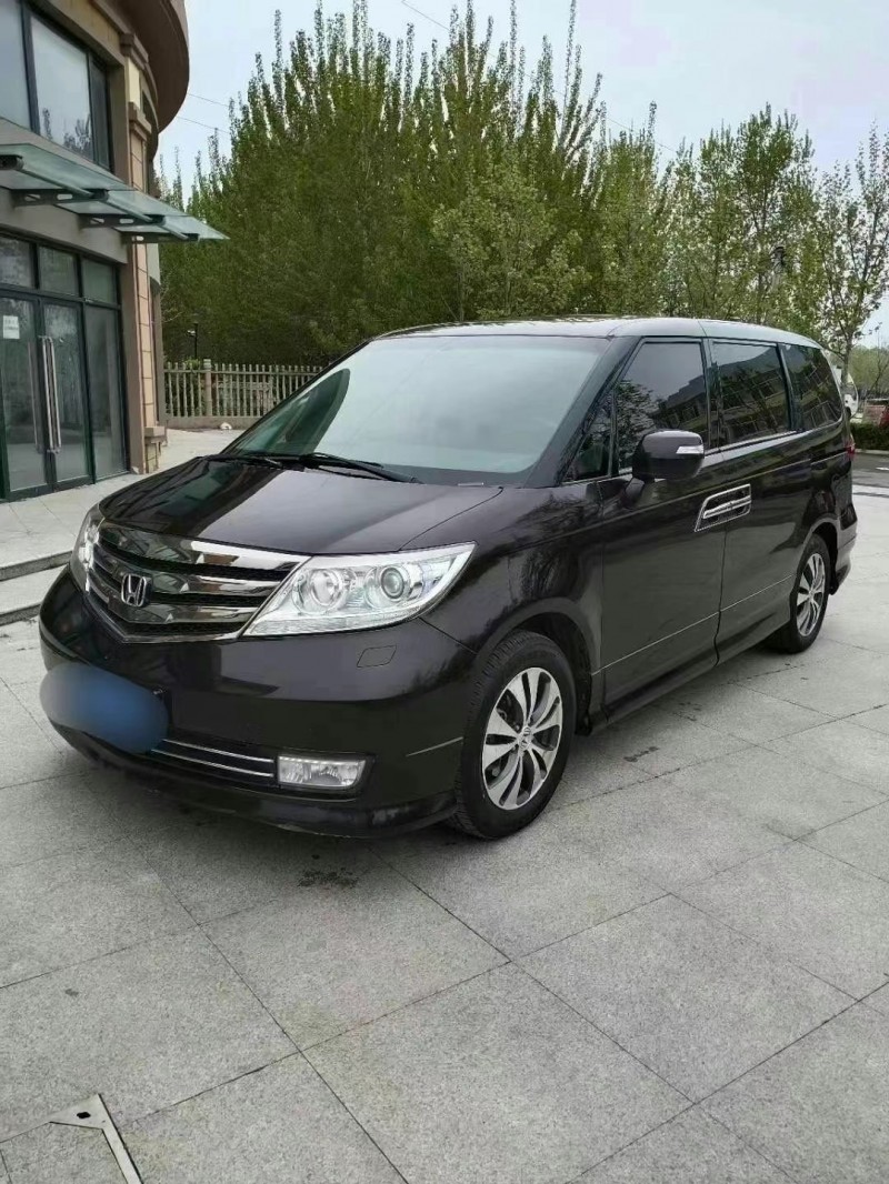 济宁14年本田艾力绅3