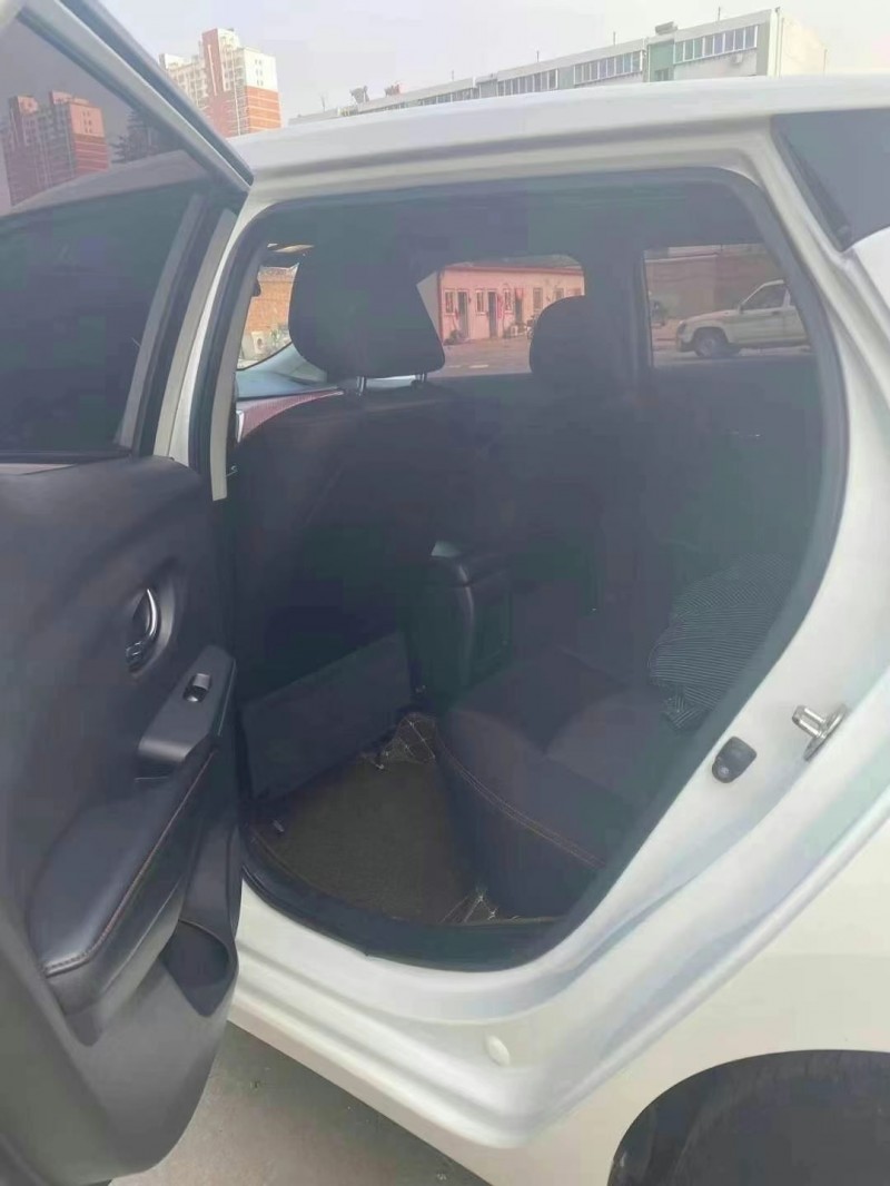 保定18年日产蓝鸟4