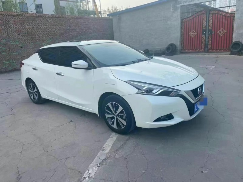 保定18年日产蓝鸟5