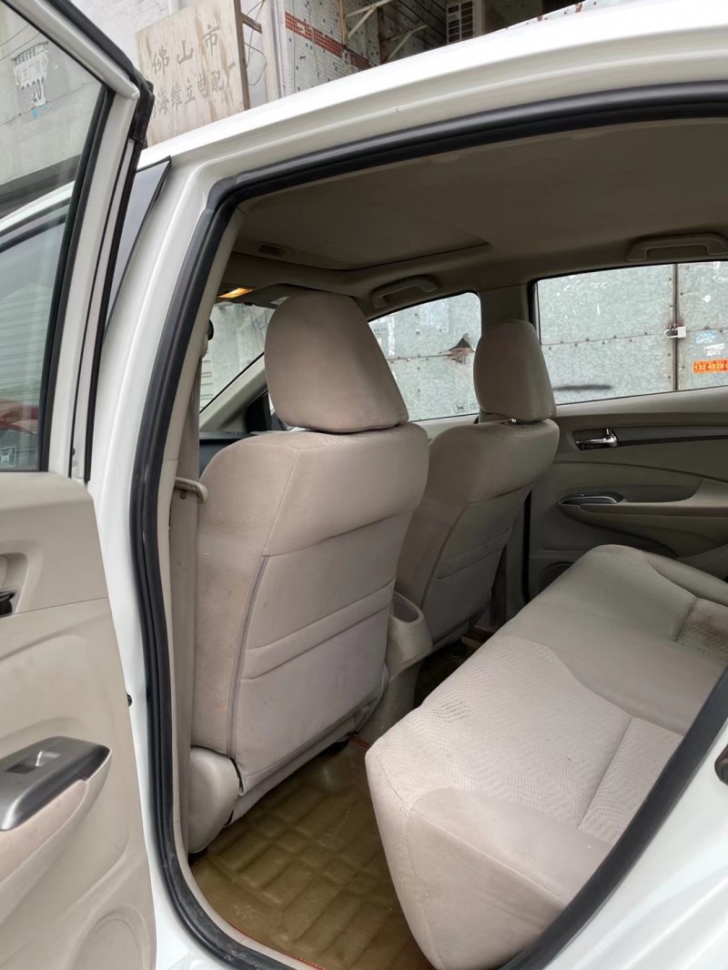 广州14年本田锋范8