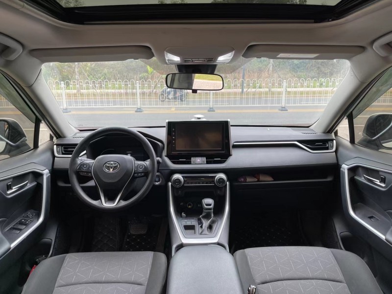 广州20年丰田RAV4荣放8