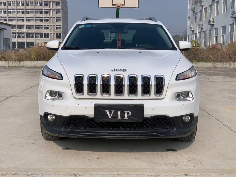 北京16年Jeep自由光9