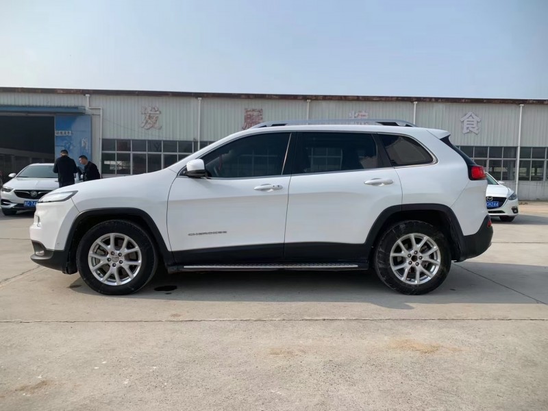 北京16年Jeep自由光6