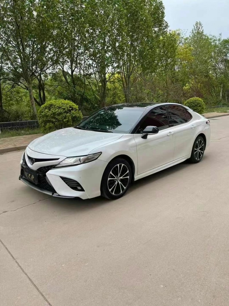 保定18年丰田凯美瑞2