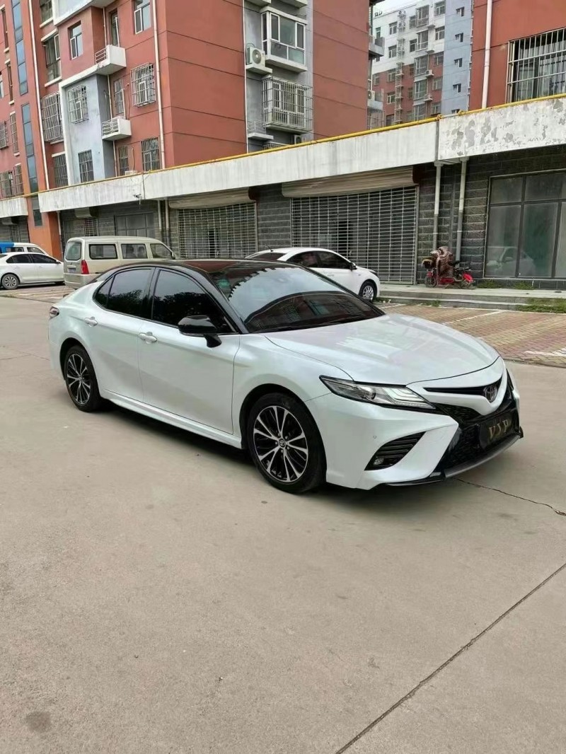 保定18年丰田凯美瑞3