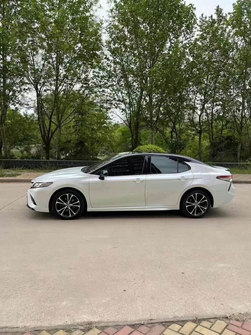 保定18年丰田凯美瑞8
