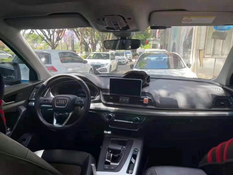 成都18年奥迪Q52