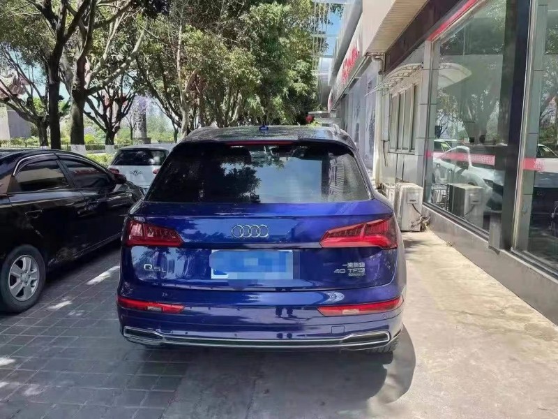 成都18年奥迪Q56