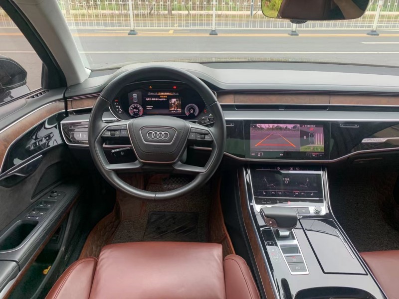 广州18年奥迪A8L7