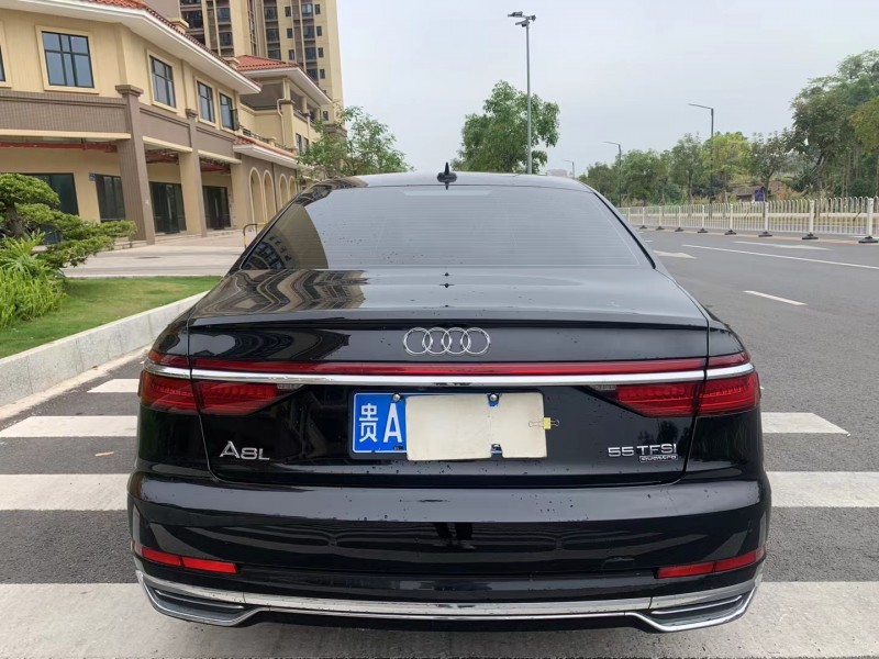 广州18年奥迪A8L9