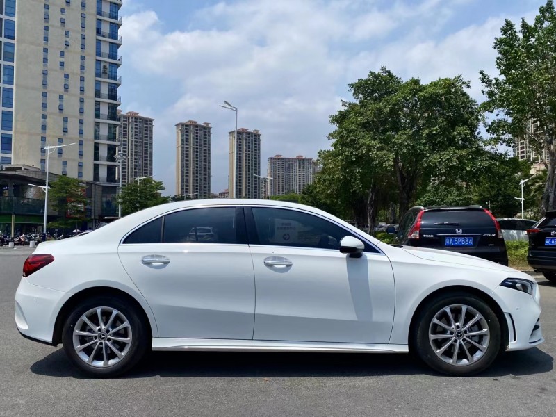 广州21年奔驰A6