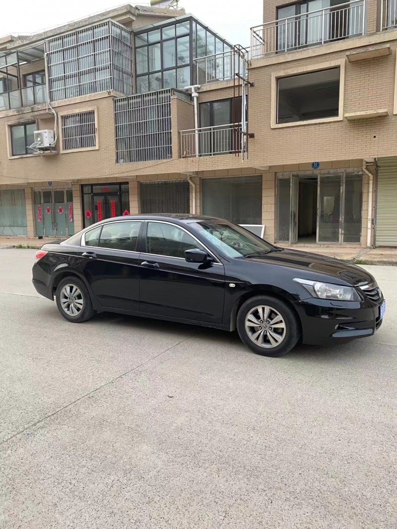 徐州12年本田雅阁3