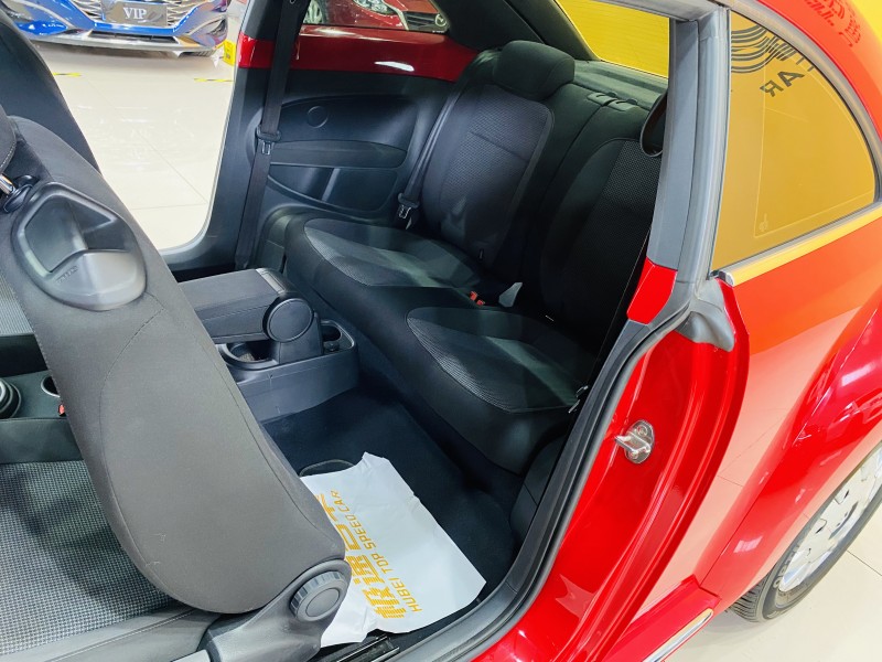 武汉16年大众甲壳虫1