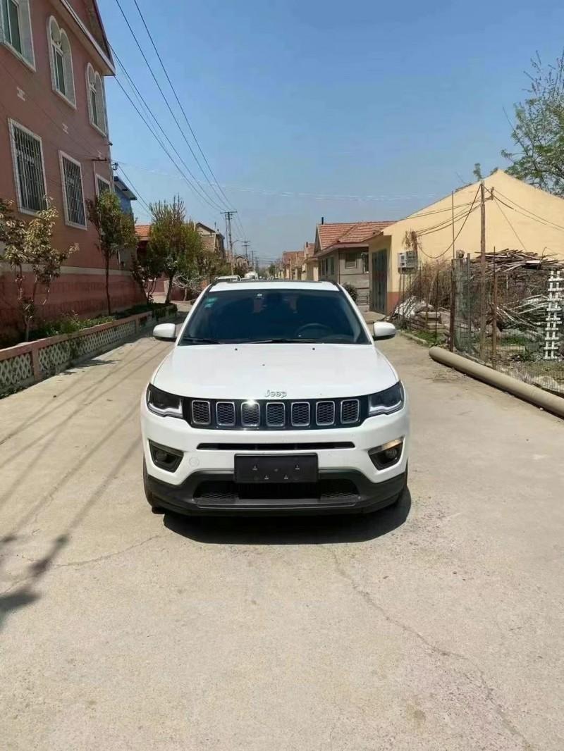 青島17年Jeep指南者1