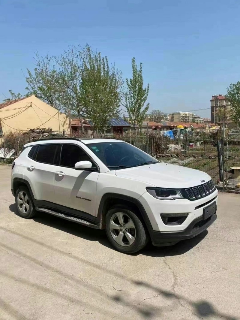 青島17年Jeep指南者2