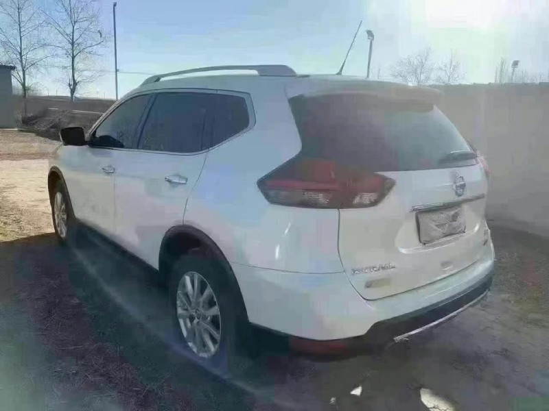 保定17年日产奇骏4