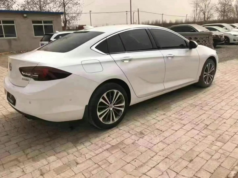 保定18年别克君威8