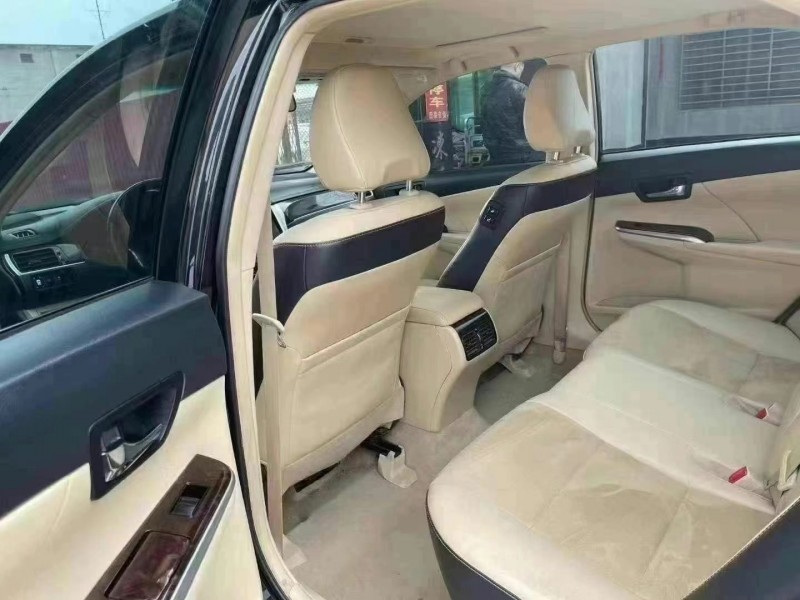 保定17年丰田凯美瑞5