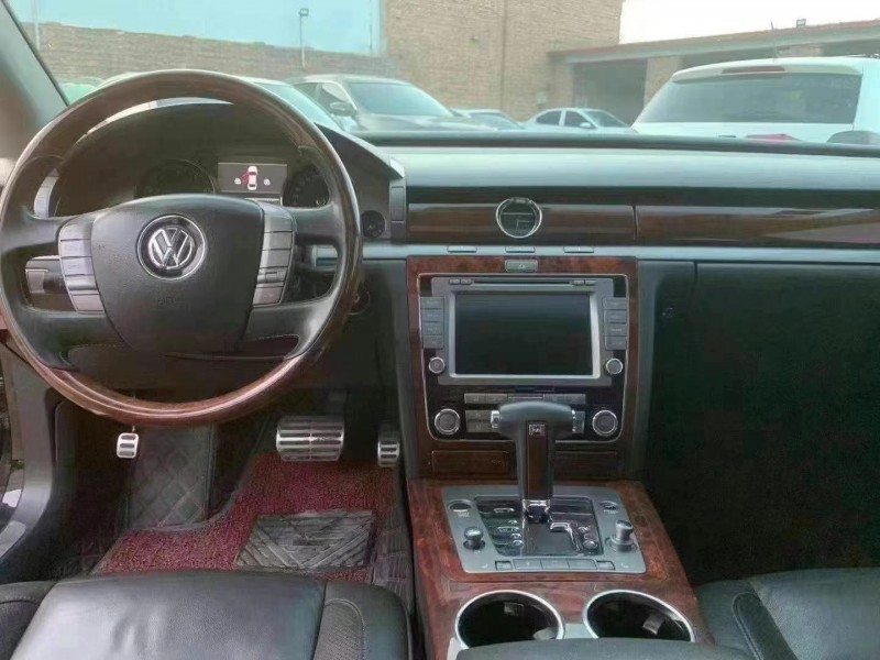 保定11年大众辉腾4