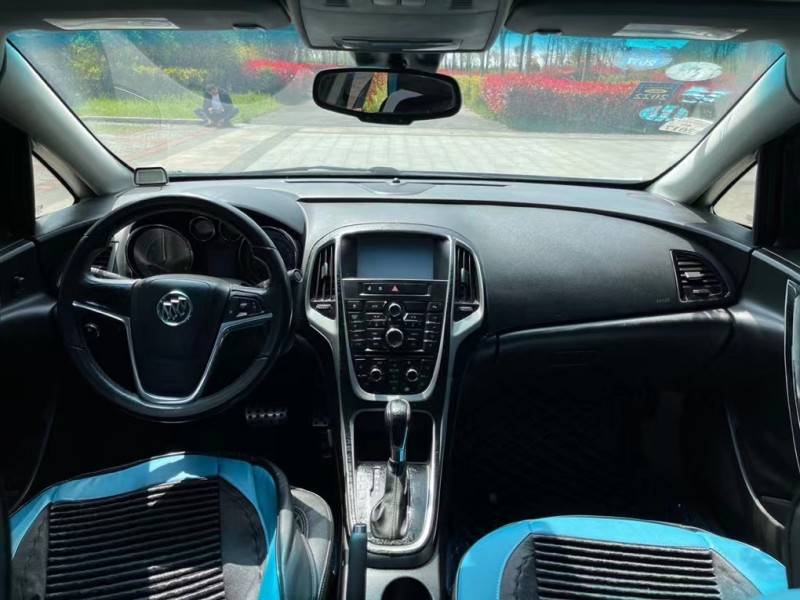 盐城11年别克英朗8