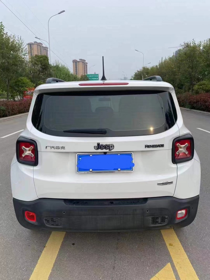 安慶17年Jeep自由俠9