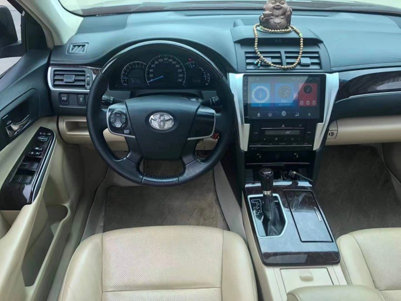 武汉17年丰田凯美瑞9