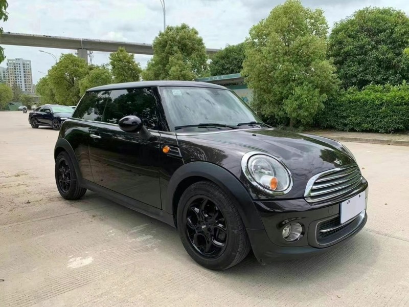金華13年寶馬MINI3