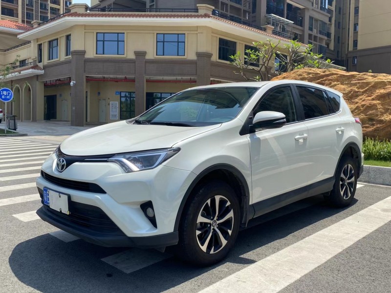 广州19年丰田RAV4荣放3