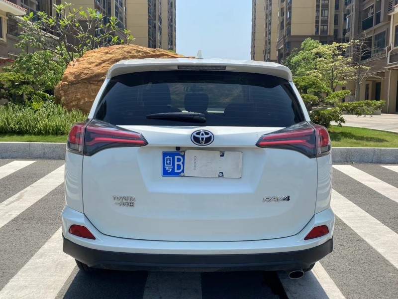 广州19年丰田RAV4荣放9